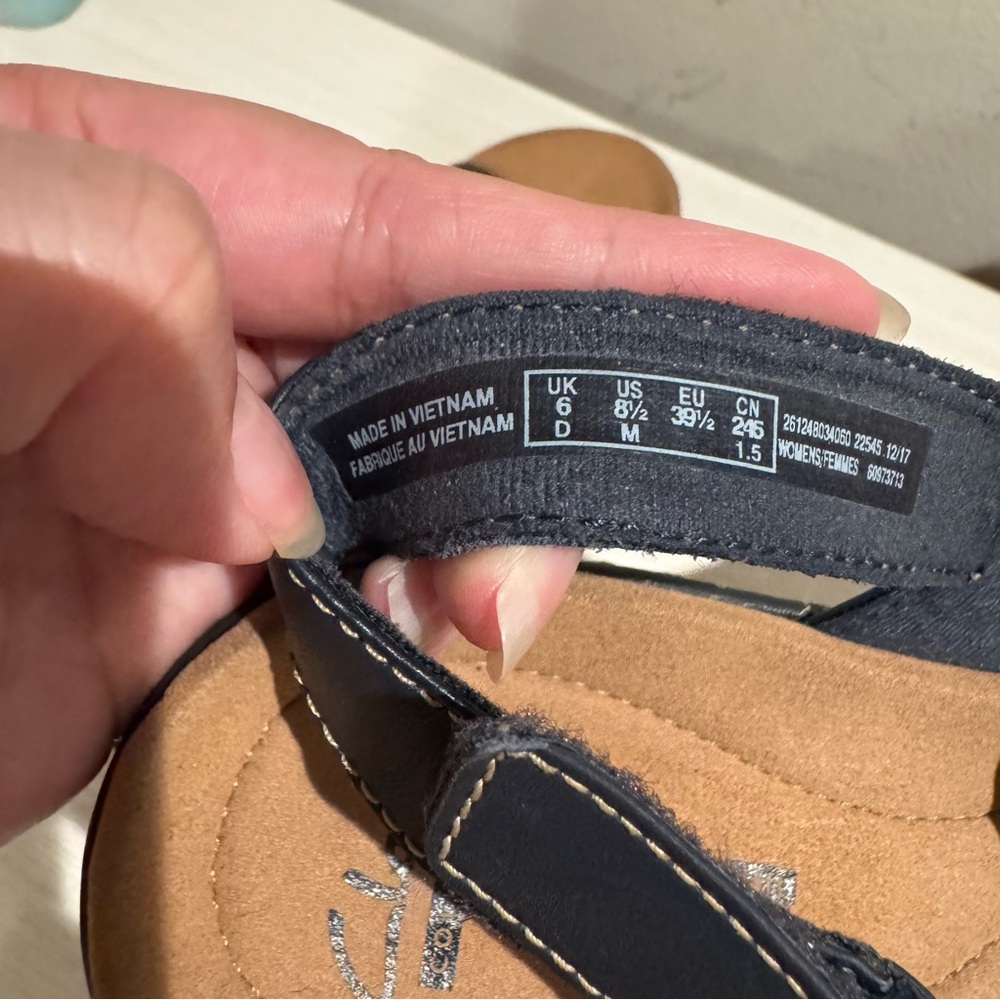 Clark’s collections sling back size 8.5 - Picture 3 of 6